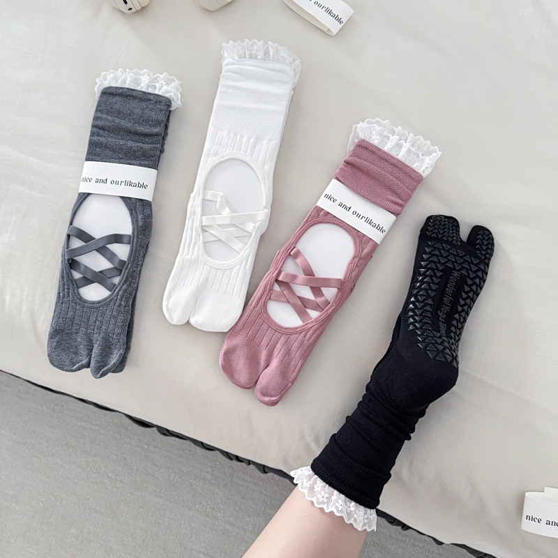Kaus Kaki Yoga dengan Hiasan R - Yoga Fitness Pilates ulasan dan harga
